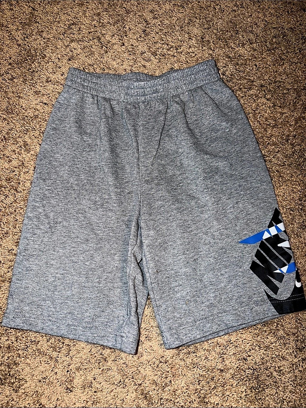 Nike Geometric Athletic Shorts in Gray & Blue Size Large